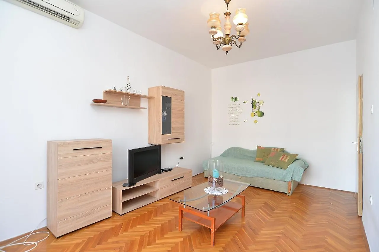 Apartments With A Parking Space Peroj, Fazana - 20731