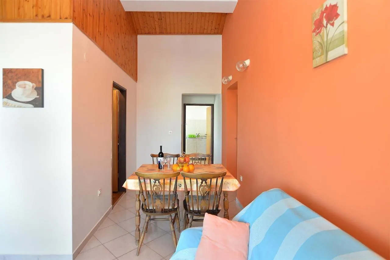Apartments With A Parking Space Peroj, Fazana - 20731